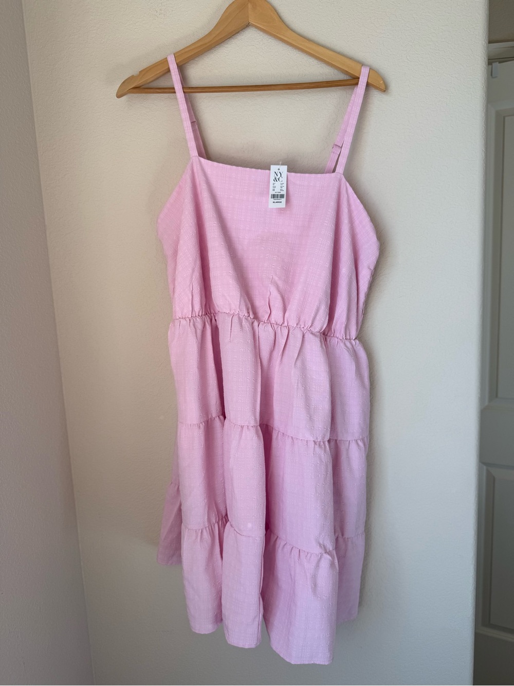 New York and Company, pink tiered mini dress size XL BNWT - Picture 2 of 6